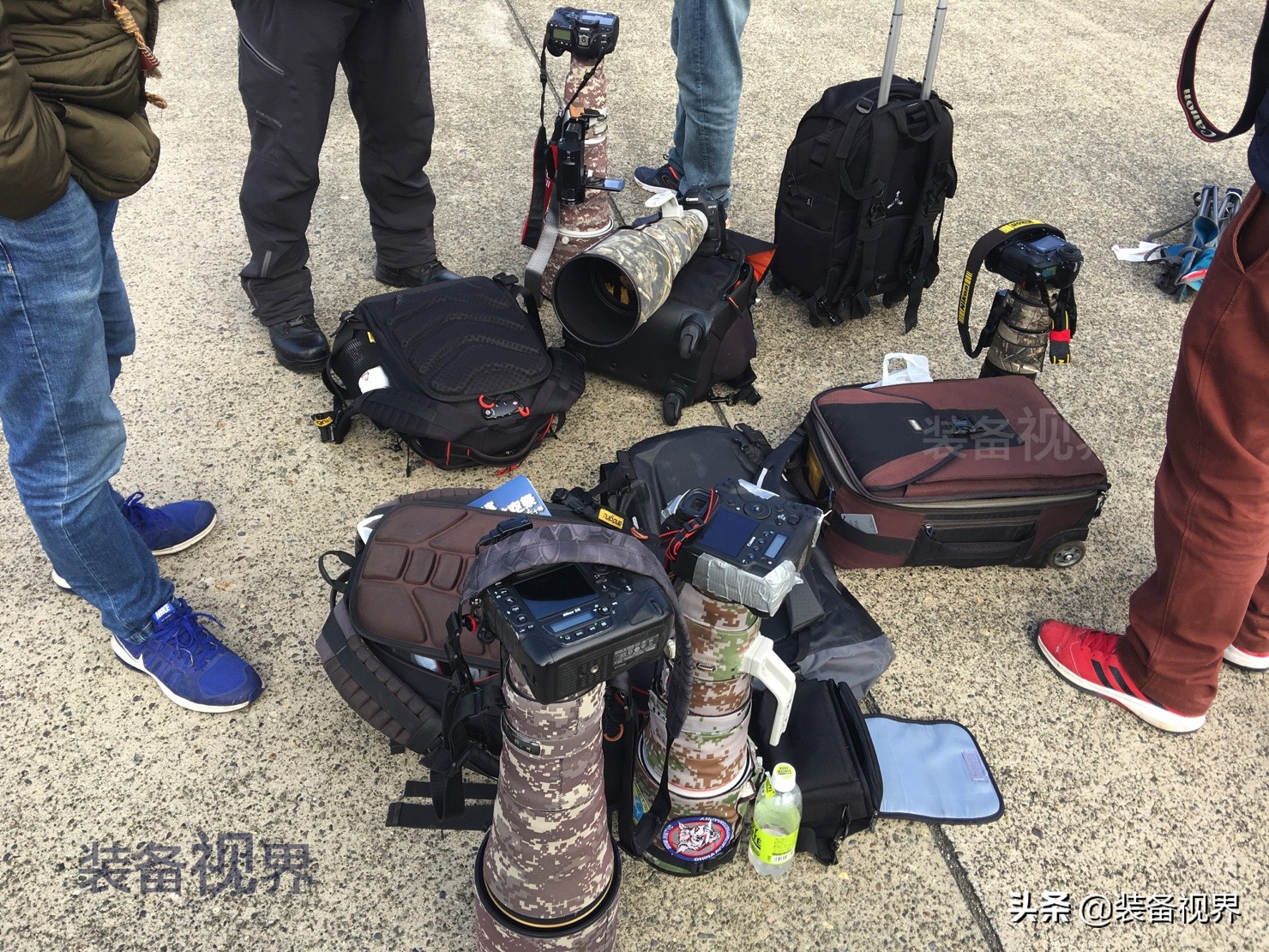 拍战斗机一般用什么镜头,军迷拍战机时的设备