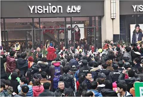 周杰伦谢霆锋岁月不饶人合照,谁的青春不曾疯狂过