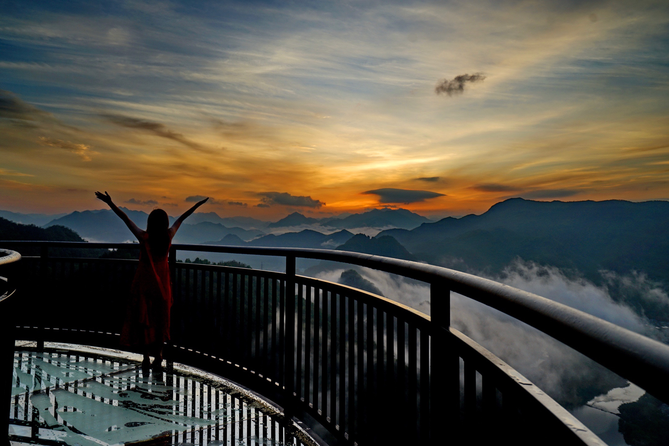 暑假凉快不晒的旅游地方,暑假避暑胜地最佳地方