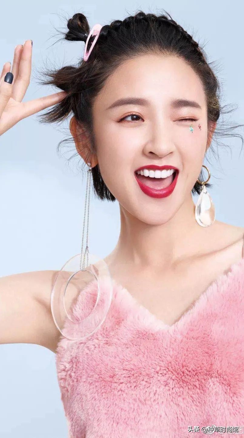 花瓣丸子头学生党蓬松,古风丸子头前额花瓣头饰