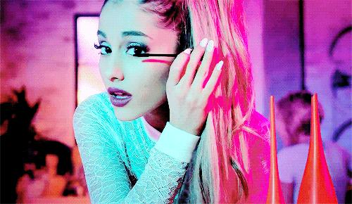 杨幂闪钻,杨幂林允最近的消息