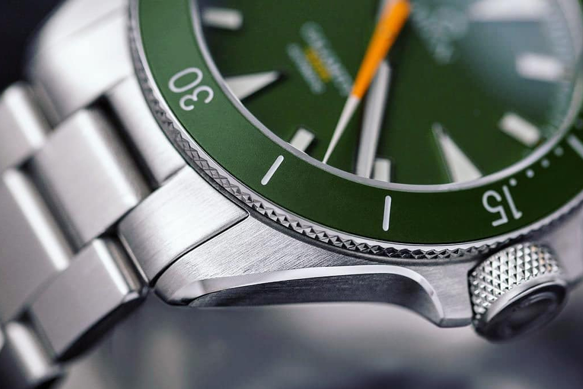 真假腕表的四大鉴定方法，从此告别“表壳厂陷阱”