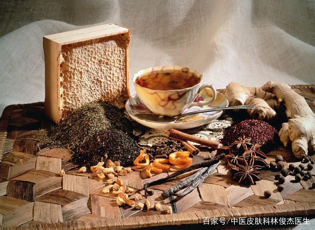 脸上长火疖子大便干结口干舌燥,脸上出油痤疮大便稀是什么湿热