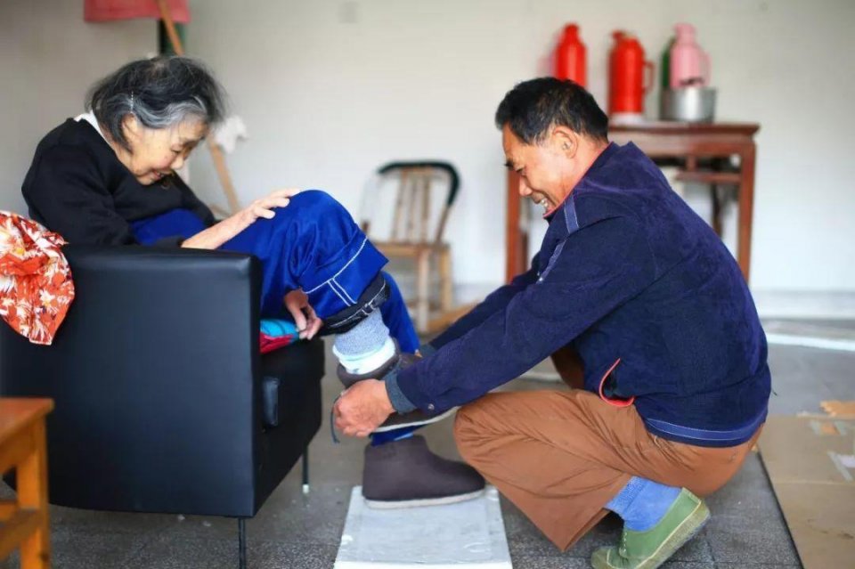 普通工薪阶层多久存一百万,普通上班族多少年才能存到50万