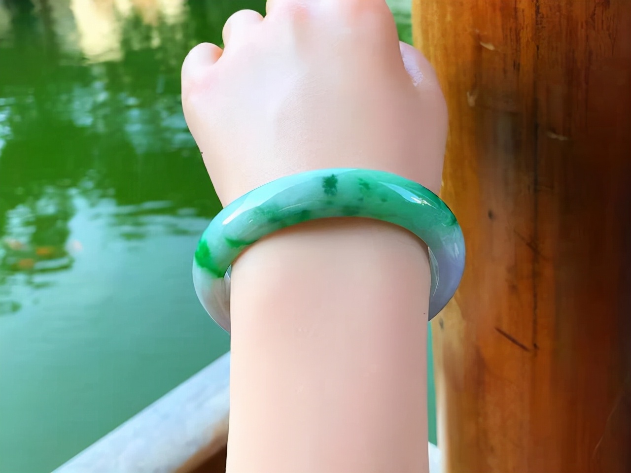 十万左右冰种翡翠手镯图片,十万翡翠手镯