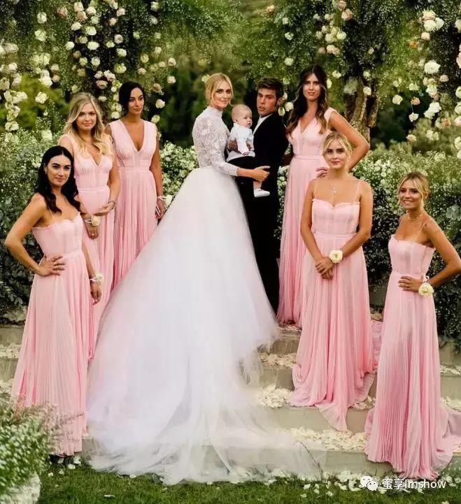 从法律系学生到宇宙时尚博主,Chiara做了些什么?