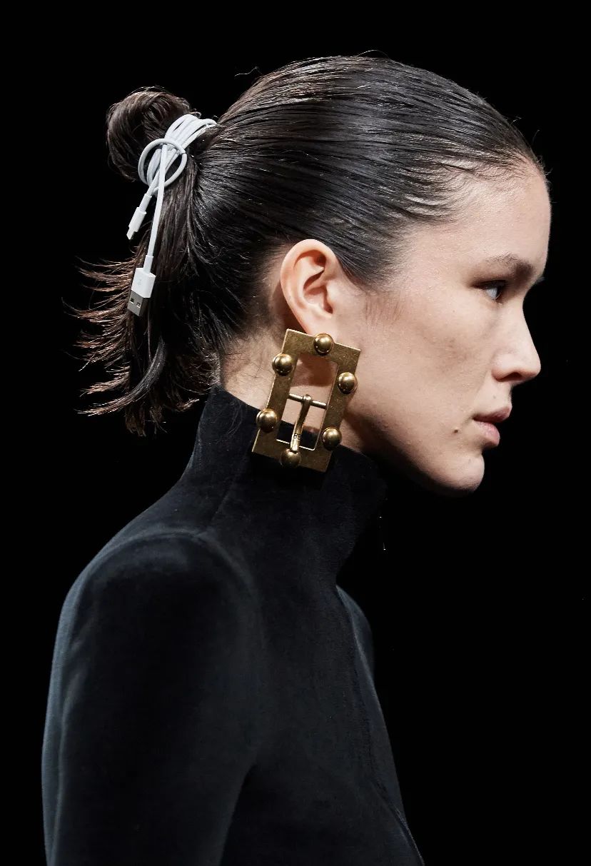 珍珠耳钉优雅永不过时,经典大方的耳钉