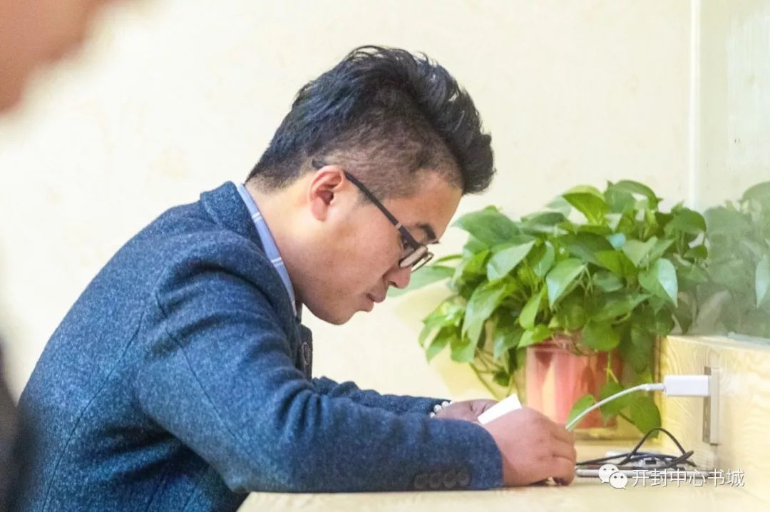 中心书城二十四小时书吧,开封中心书城书吧