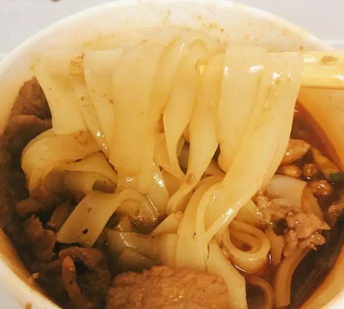 爱吃米粉的有福了，武汉生烫牛肉粉推荐