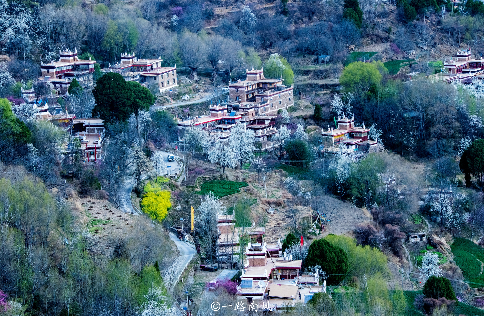 四川甲居藏寨门票,四川甲居藏寨海拔