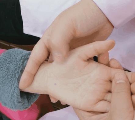 孩子吃多了推拿手法,怎么判断小孩吃了药
