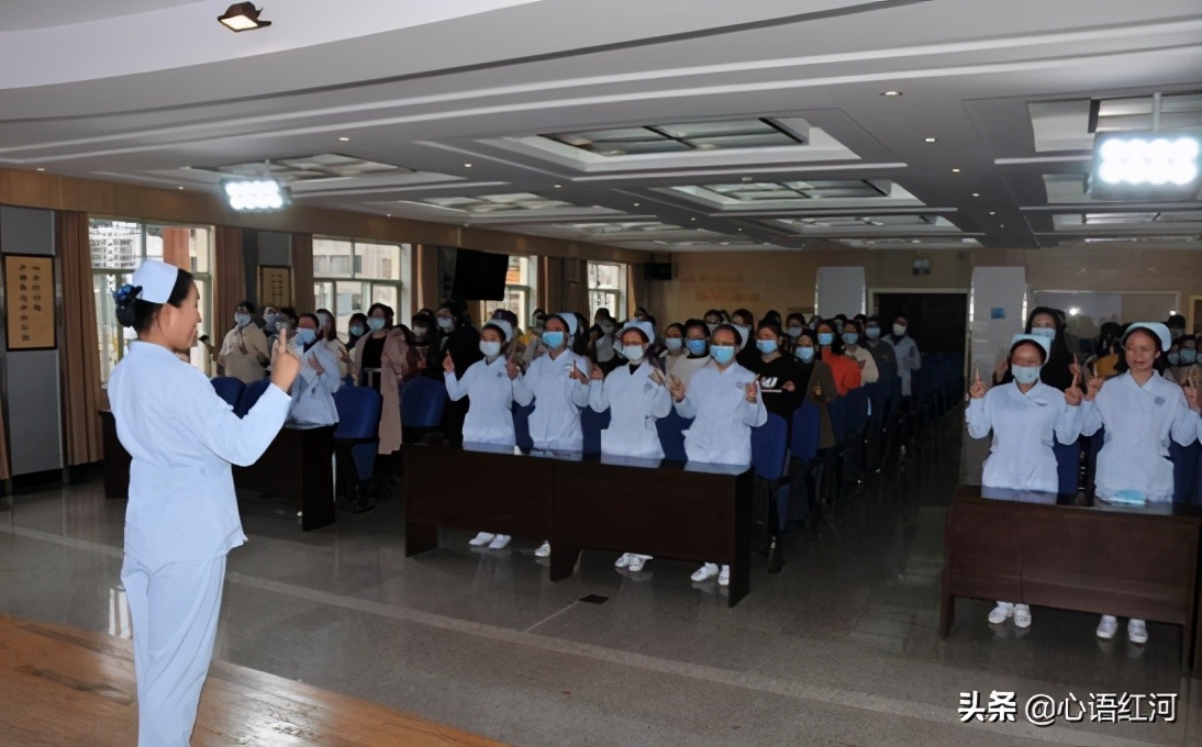 最新护士服务礼仪培训视频,护理人员礼仪培训