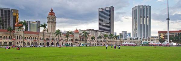 椹潵瑗夸簹鍚夐殕鍧′簯椤跺北璧屽満,椹潵瑗夸簹鍚夐殕鍧¤豹鍗庝竷鏃ユ父