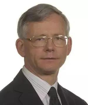 他们生吞3500寄生虫卵,花费1.5万元,只为治疗秃头