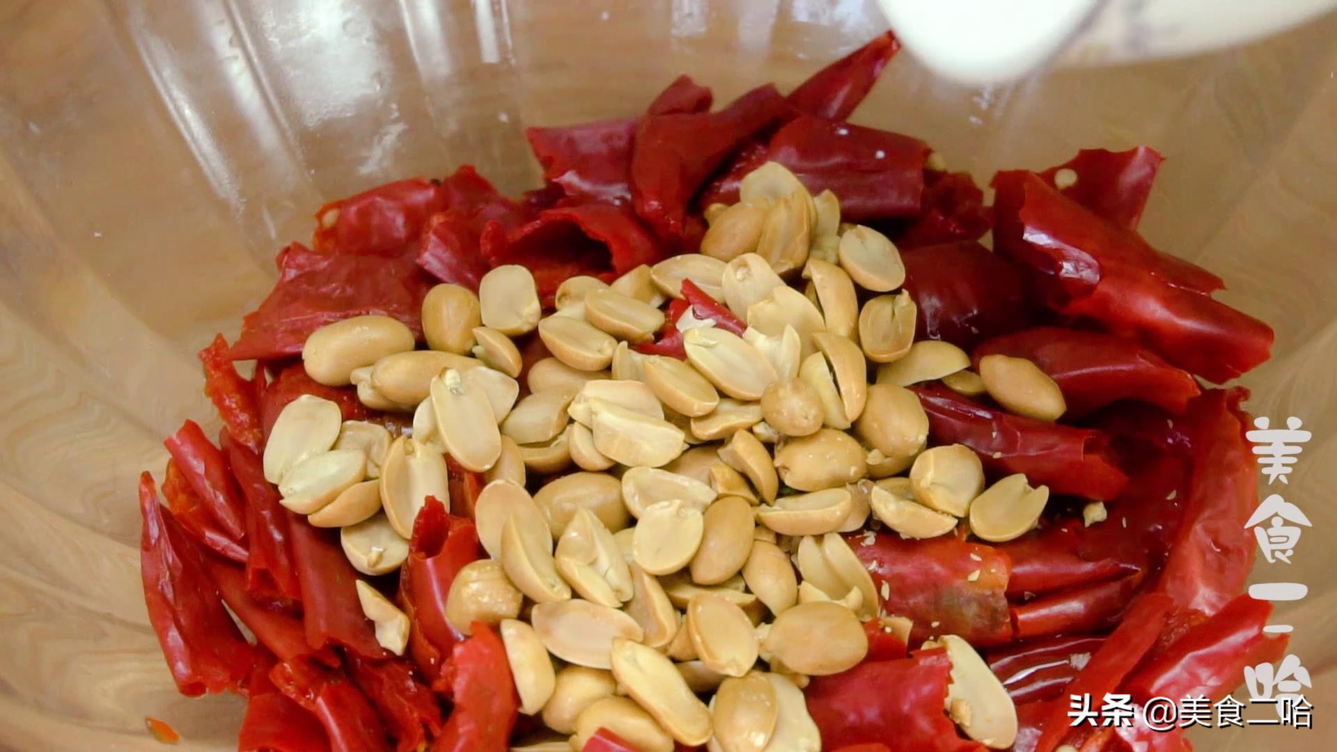 年夜饭必备的家常菜青椒,干辣椒做的最美味的饭