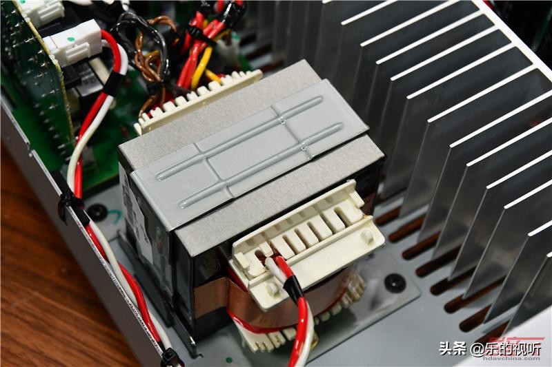 柔和自然的声音体验ONKYO(安桥)A-9130立体声放大器