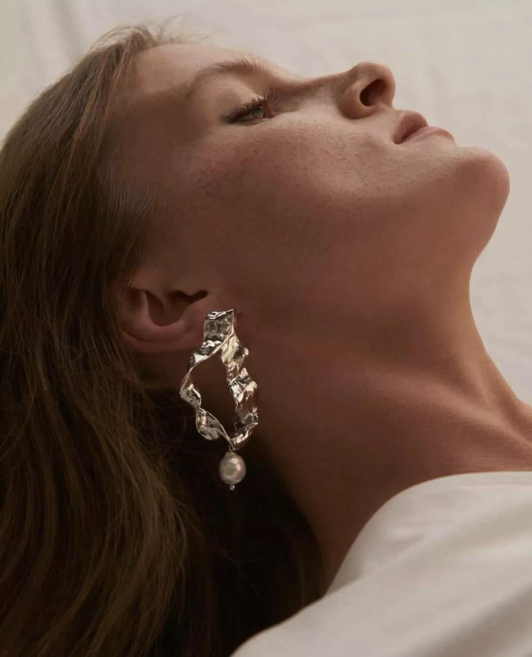 为啥相同的穿搭自己不穿不好看,同样的穿搭为什么别人穿更好看