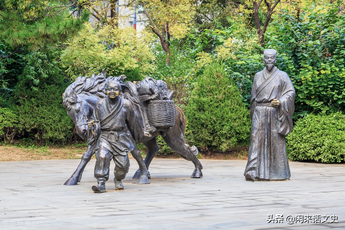苏轼的诗更多不太讲求押韵,苏轼借用典故的词