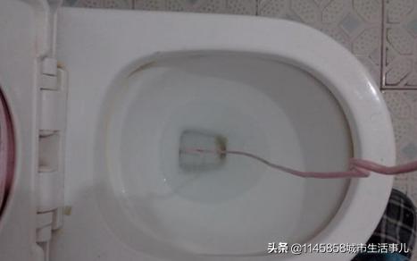 马桶堵了找专业师傅能通好吗,马桶堵了如何联系附近维修人员