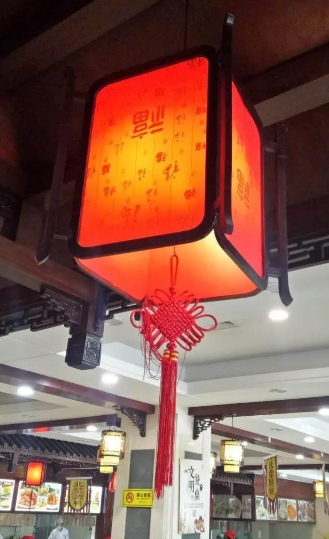这家荣获“金樽奖”的酒店，实至名归，超多惊喜，客房+美食+商务+休闲+艺术……来了就不想走