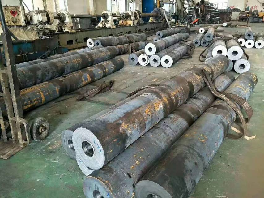 生产精密钢管大口径厚壁无缝钢管,合金管厚壁大口径无缝钢管