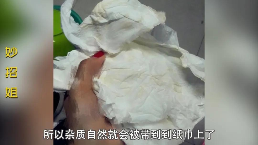 白鞋水洗后发黄,白鞋发黄变脏怎么办