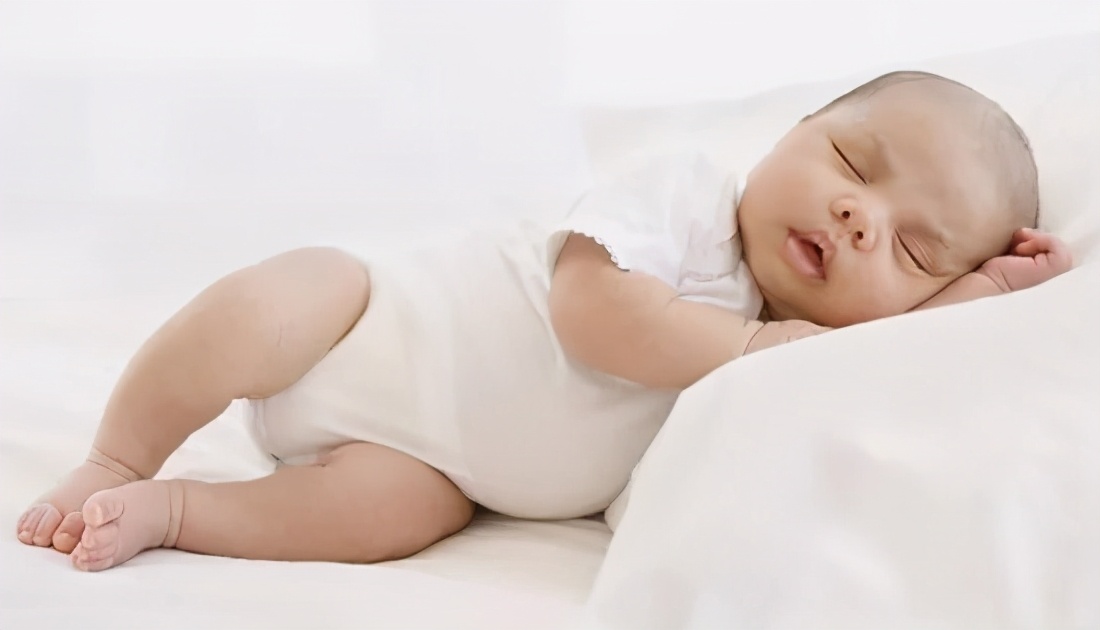 宝宝鼻塞流鼻涕太难受,这个缓解小方法,安全又管用