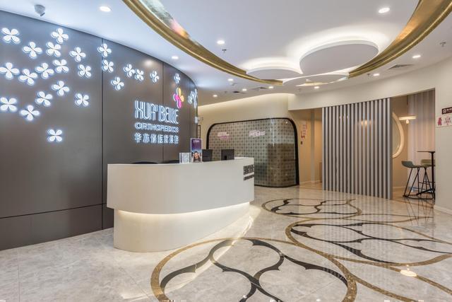 华亦俏朱红博士说：长期戴口罩形成口罩脸不用慌！