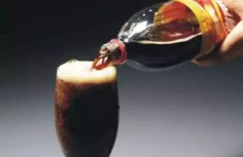 牙齿有白斑是什么原因怎么治疗,牙齿有白斑是什么原因怎么修复