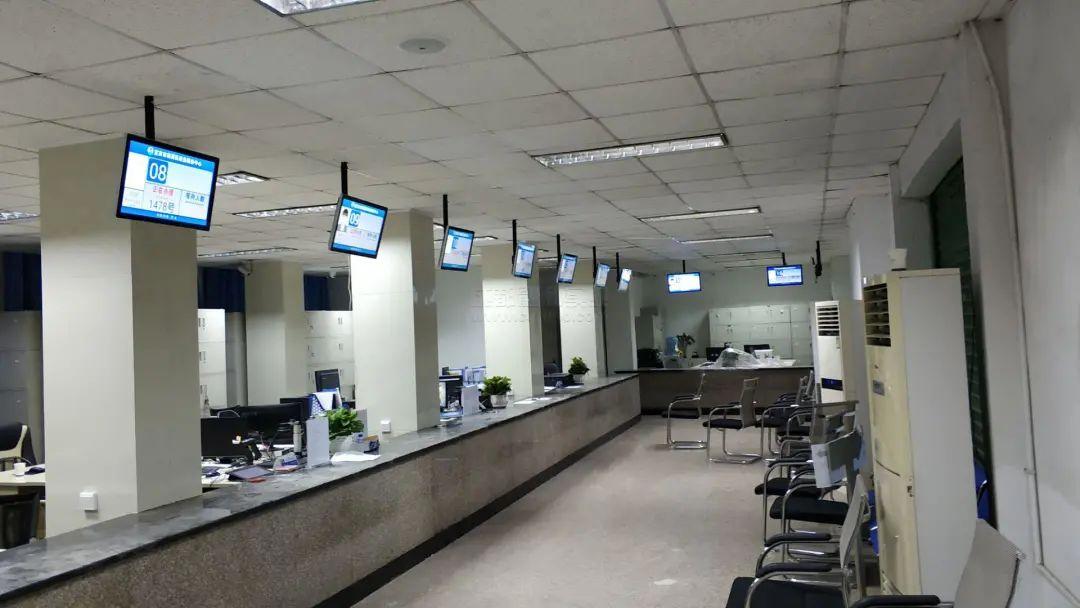 服刑人员入狱能继续交社保吗？家属能帮忙交吗？