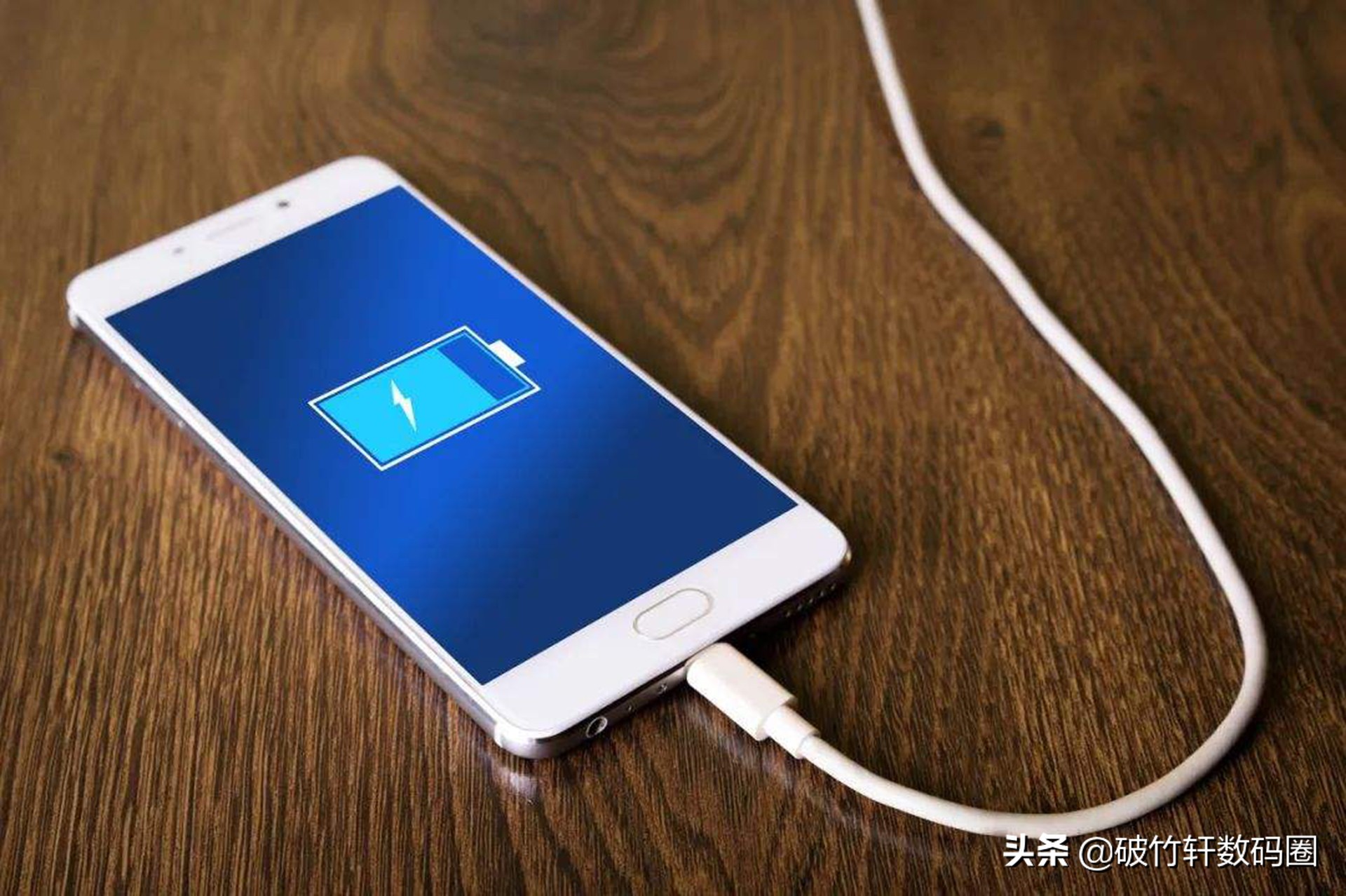 新手机电池如何充电才能使用更久,新手机电池充电是最佳的方法