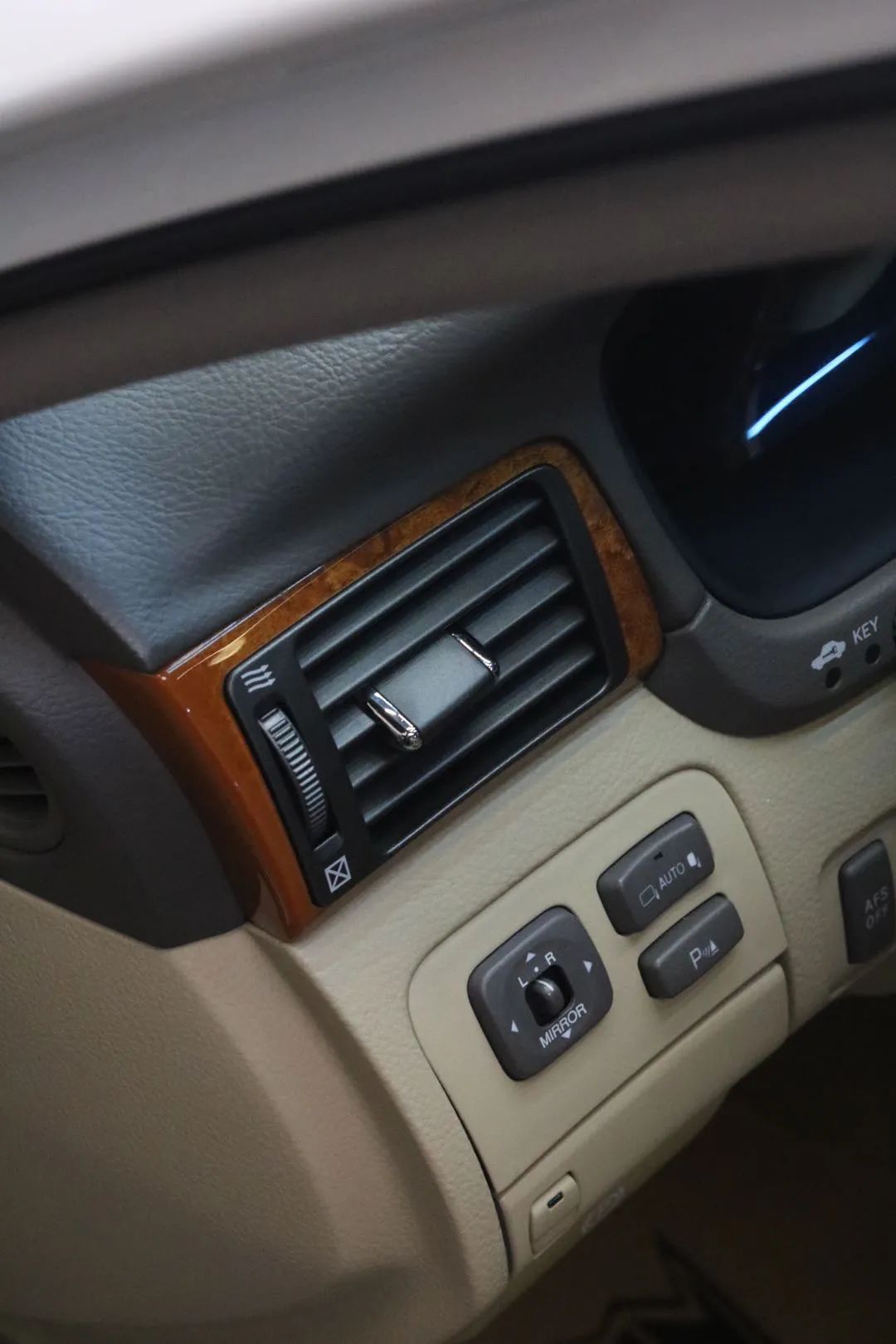 怪兽修车:翻新一辆2005年凌志LS430,当年百万经典车,满血复活