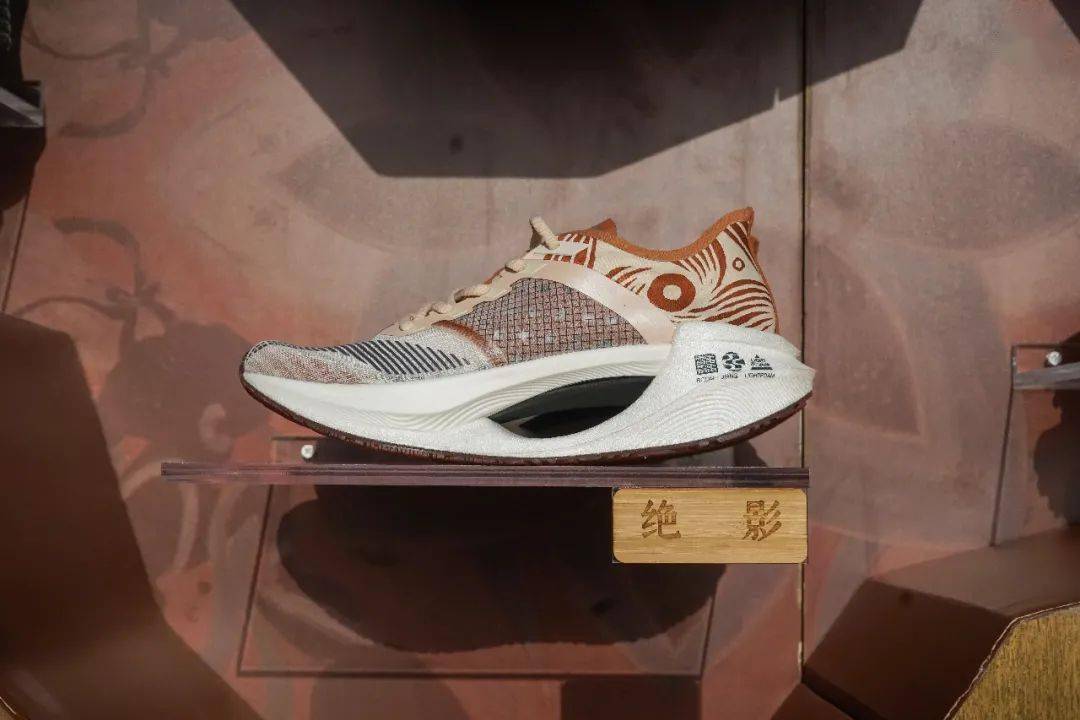 李宁韦德之道9设计师,李宁新出的板鞋韦德上脚