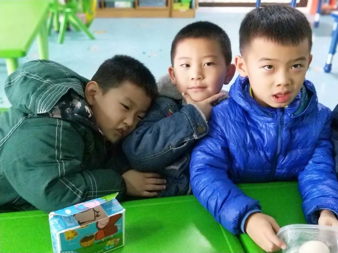 格林童话礼仪幼儿园,幼儿园感恩节特色活动美篇