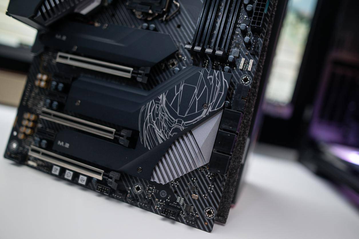 英特尔10代cpu能搭配的主板,英特尔10代cpu是钎焊吗