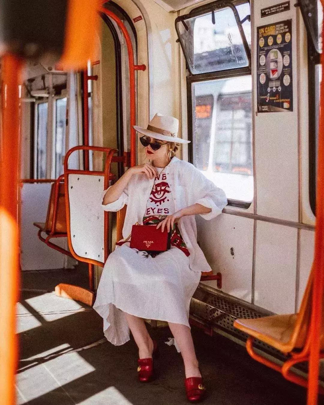 t恤穿久了偶尔也要换个风格,t恤穿好几年不旧的洗法