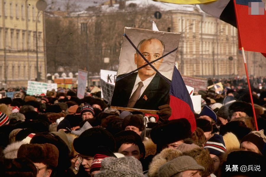 10吨猪肉换架米格24！以物换物：鞋子换坦克，衣服换军舰