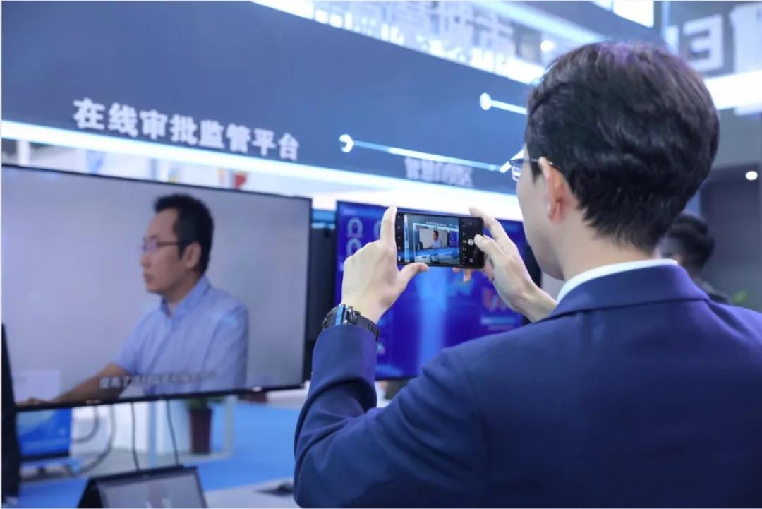 走进数博会的华为走出河北的万方中天