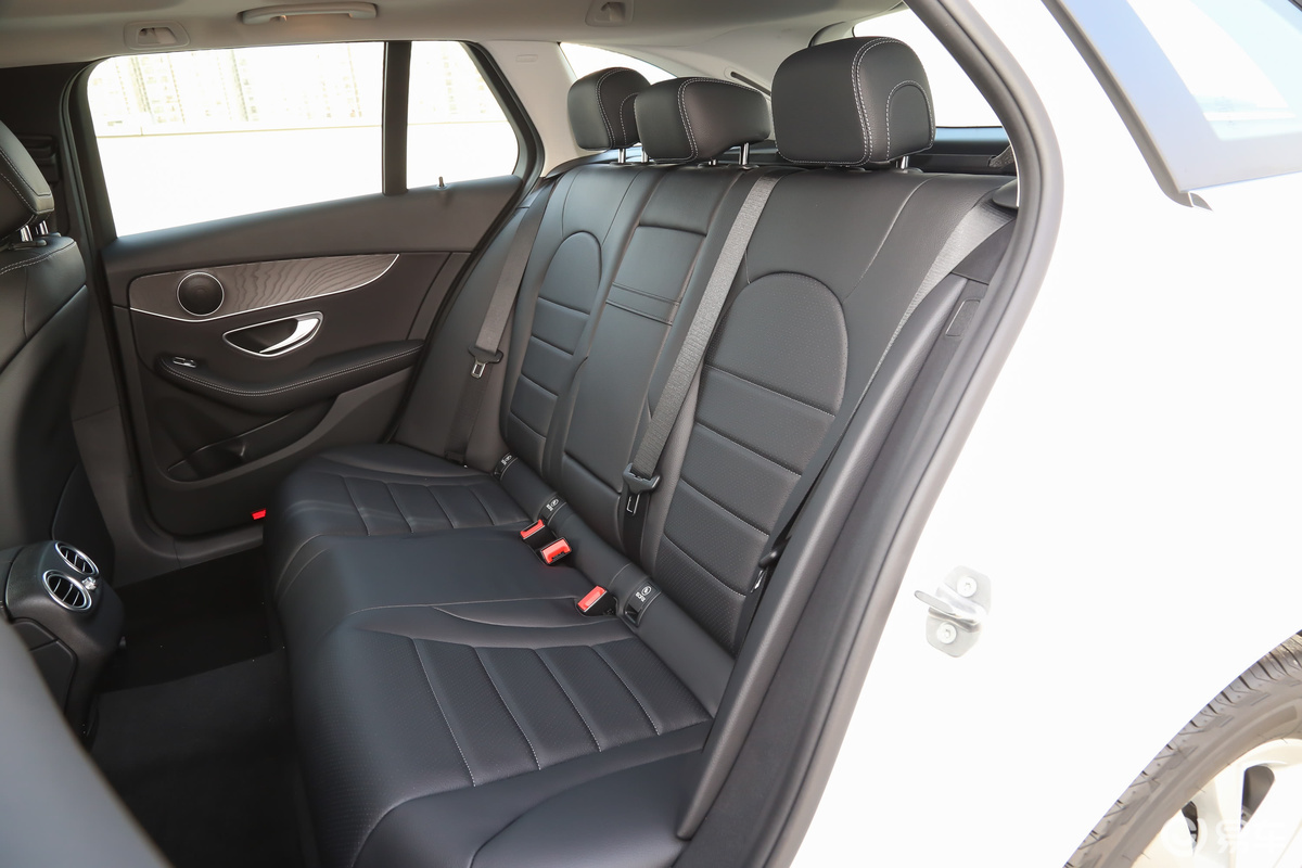 a4瓦罐旅行车和q5,奥迪瓦罐a4四驱旅行车