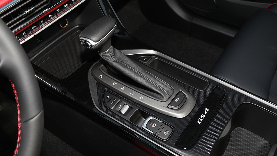 新款广汽传祺gs4性能方面怎么样,独家全新传祺gs4实车来了了解一下