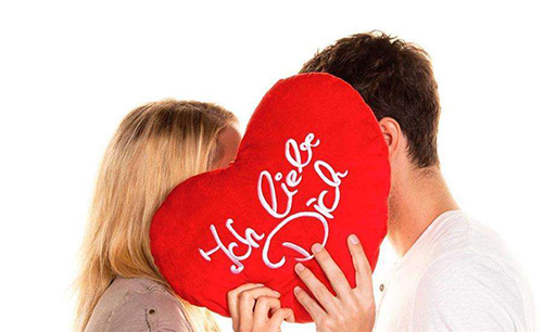 男人为什么都喜欢撩已婚女人,为什么男人喜欢和别的女人聊暧昧