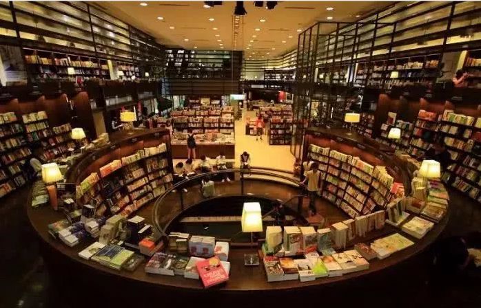 实体书店多元业态的文化购物中心,让实体书店更有生命力