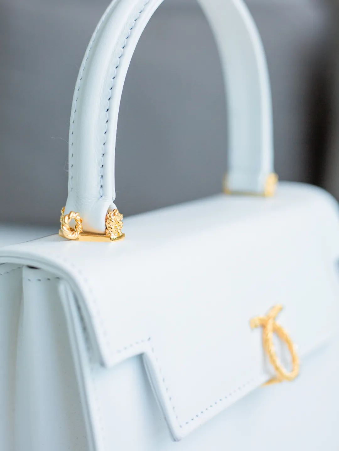 英国女王拿过的包包,英国伊丽莎白女王二世包包