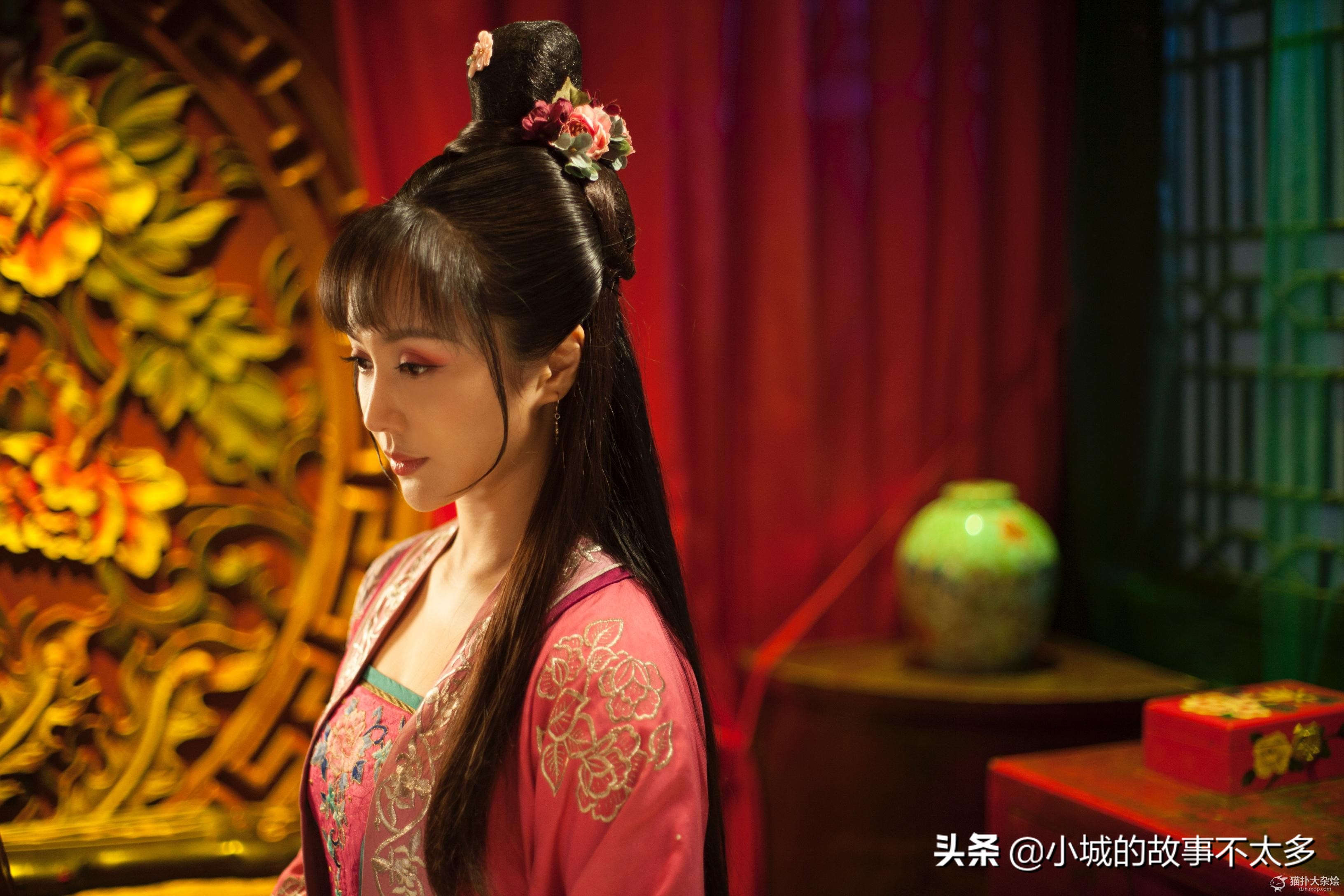 不幸落入敌手的一名*女妓**，做了一件让许多男人都不敢做的事情