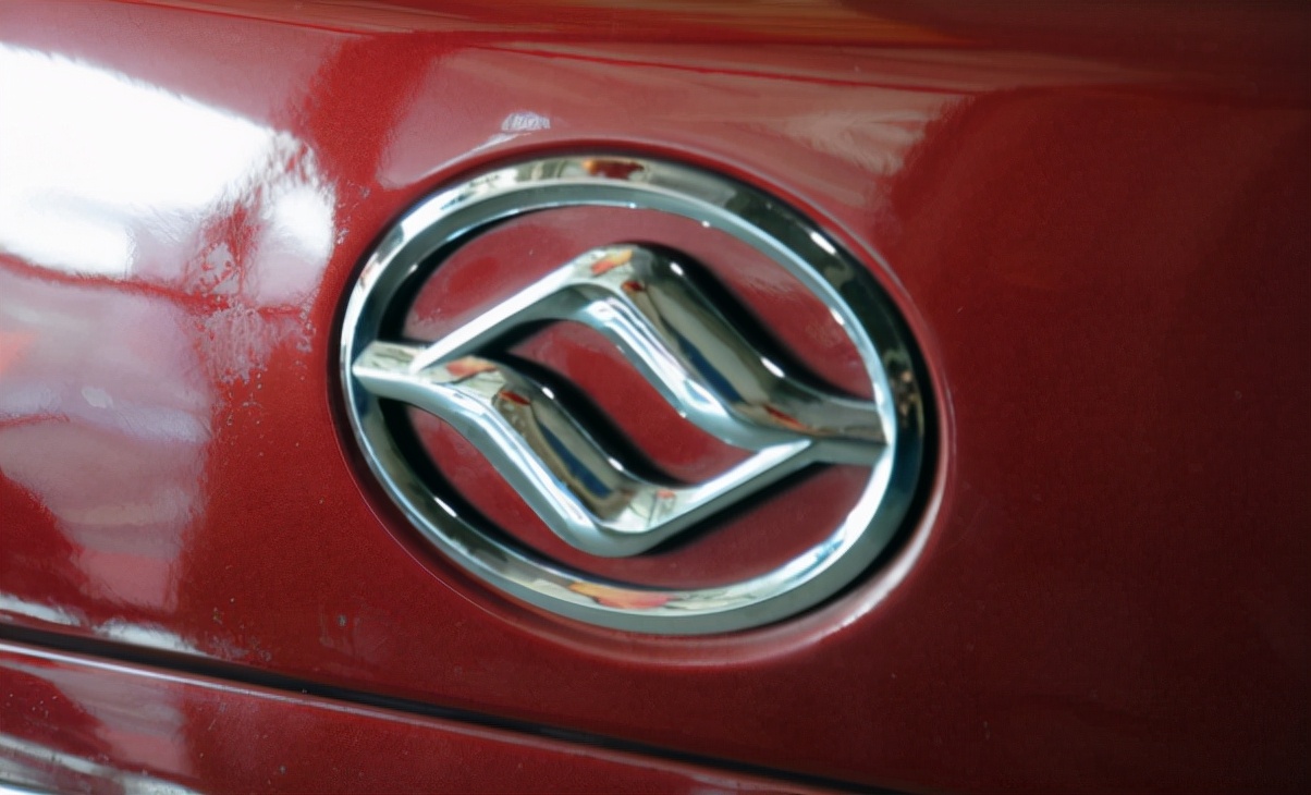 辉煌一时的丹东黄海汽车，是如何一步步走下神坛的？