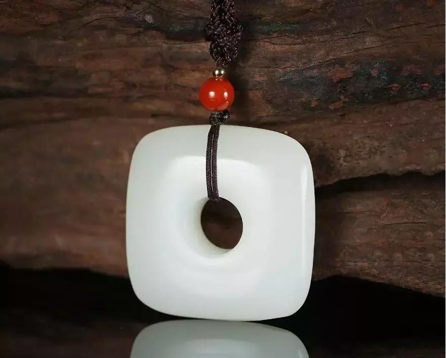 2019年“犯太岁“?这些玉佩供您参考