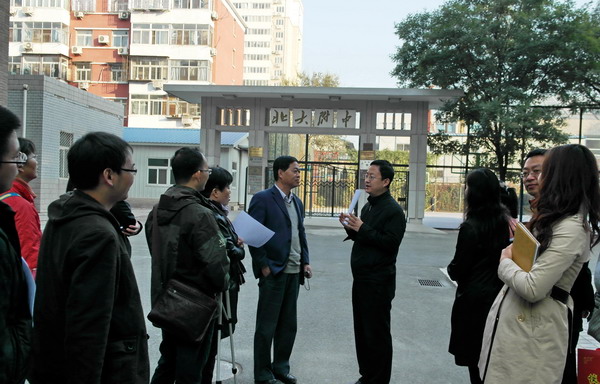 两所“顶级高中”内部环境对比，一个天上一个地下，但都能上北大