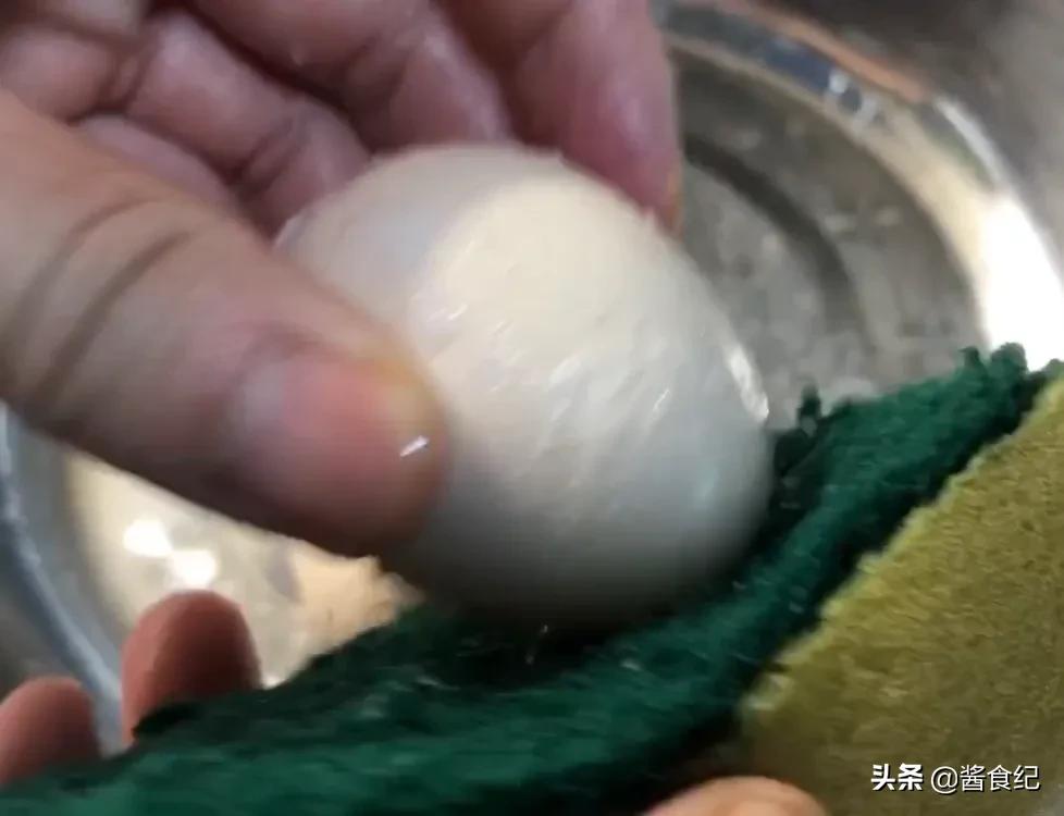 鸡蛋核桃枸杞一起吃有什么好处,枸杞加鸡蛋生姜对男人有什么好处