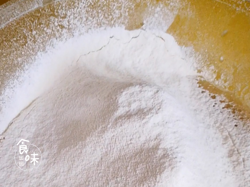 不用烤箱不用电动打蛋器做的蛋糕,蛋糕教程不用烤箱不用电动打蛋器