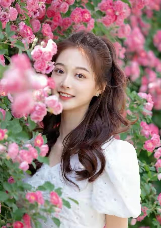 领诵归来后,中国传媒大学校花冯琳,新的努力方向是什么?